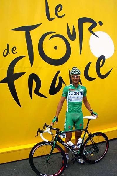 Tom Boonen with green bike which was painted to match his jersey colour.
