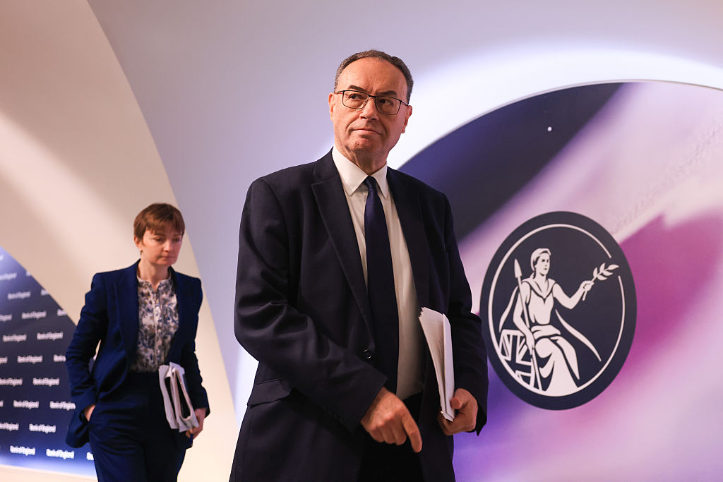 Clare Lombardelli, deputy governor for monetary policy at the Bank of England (BOE), left, and Andrew Bailey, governor of the Bank of England (BOE), following a monetary policy report news conference at the central bank's headquarters in the City of London, UK, on Thursday, Feb. 5, 2026