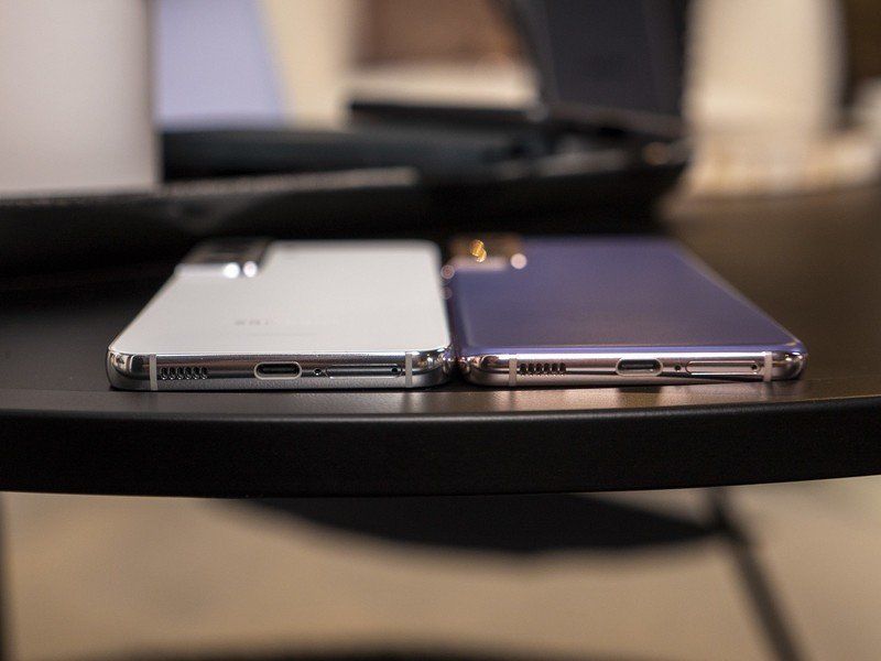 Samsung Galaxy S22 Vs S21 Bottom