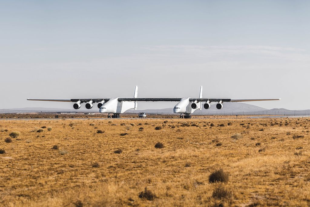 Stratolaunch Test Photos: The World's Largest Plane In Action | Space