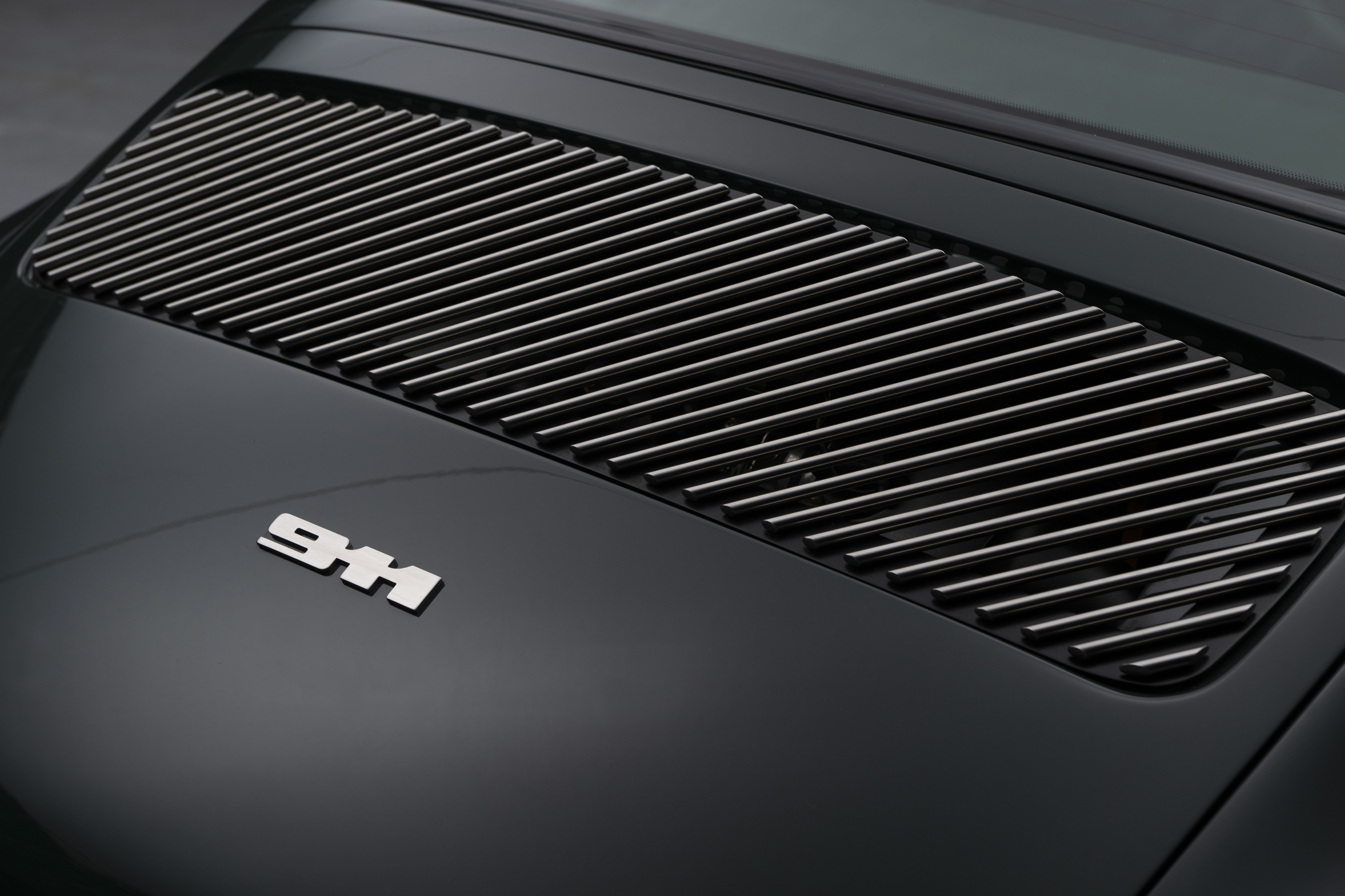 Green Porsche targa designed by david/nicolas