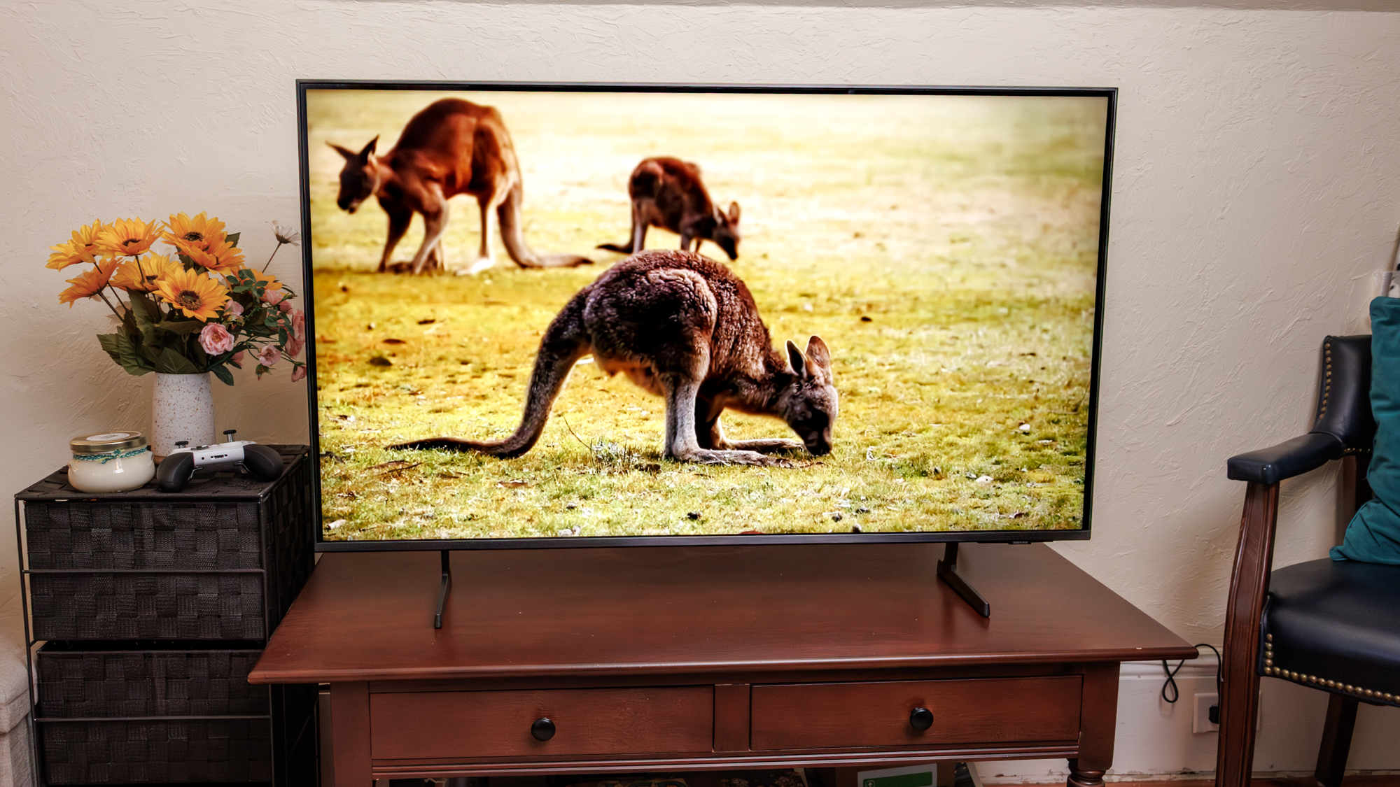 Samsung Q7F QLED TV on a side table