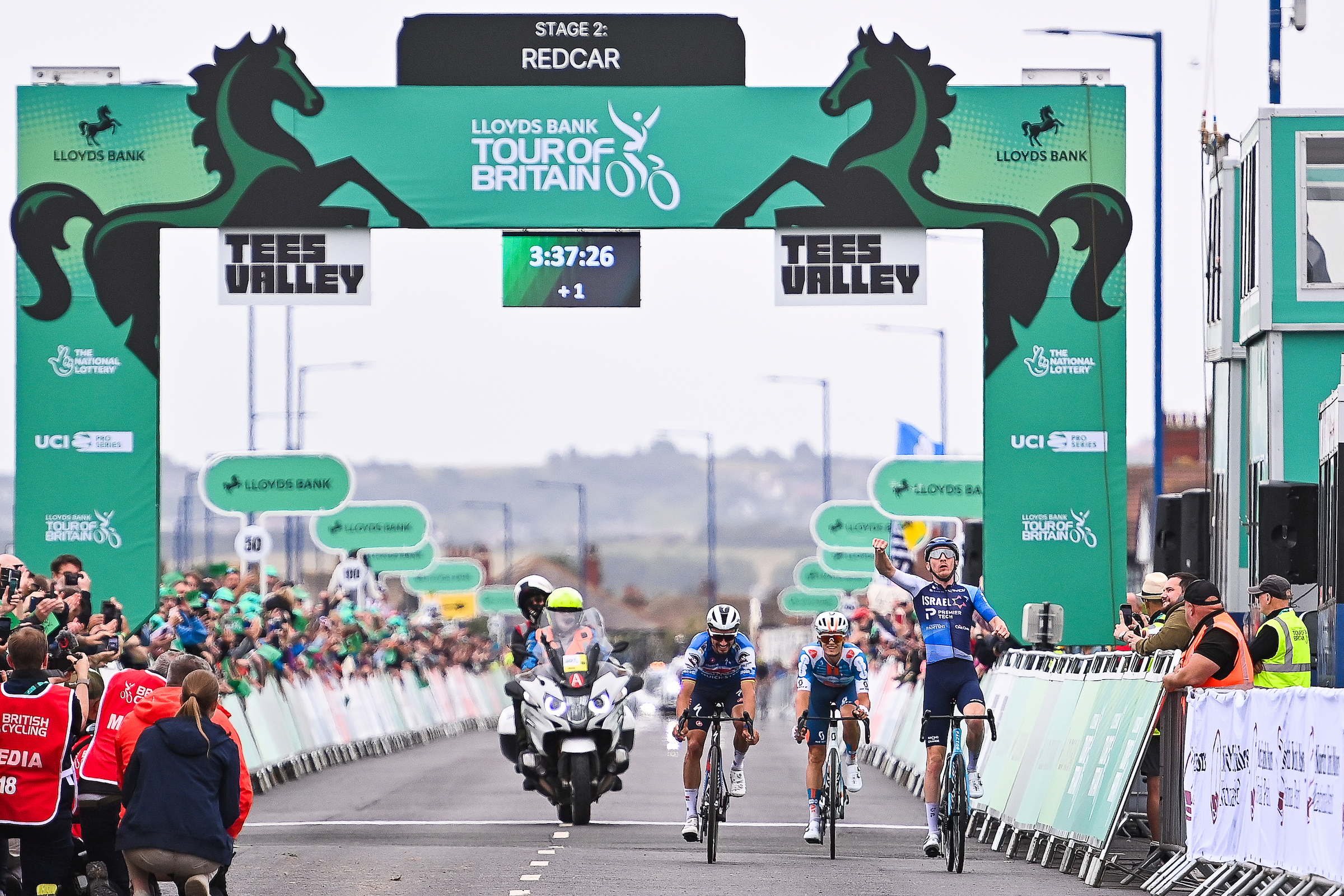 The sprint at the end of Tour of Britain 2025 stage two