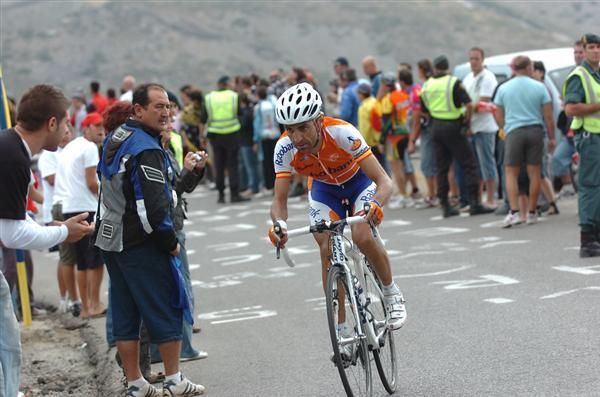 Juan Manuel Garate (Rabobank) provided key support to Robert Gesink