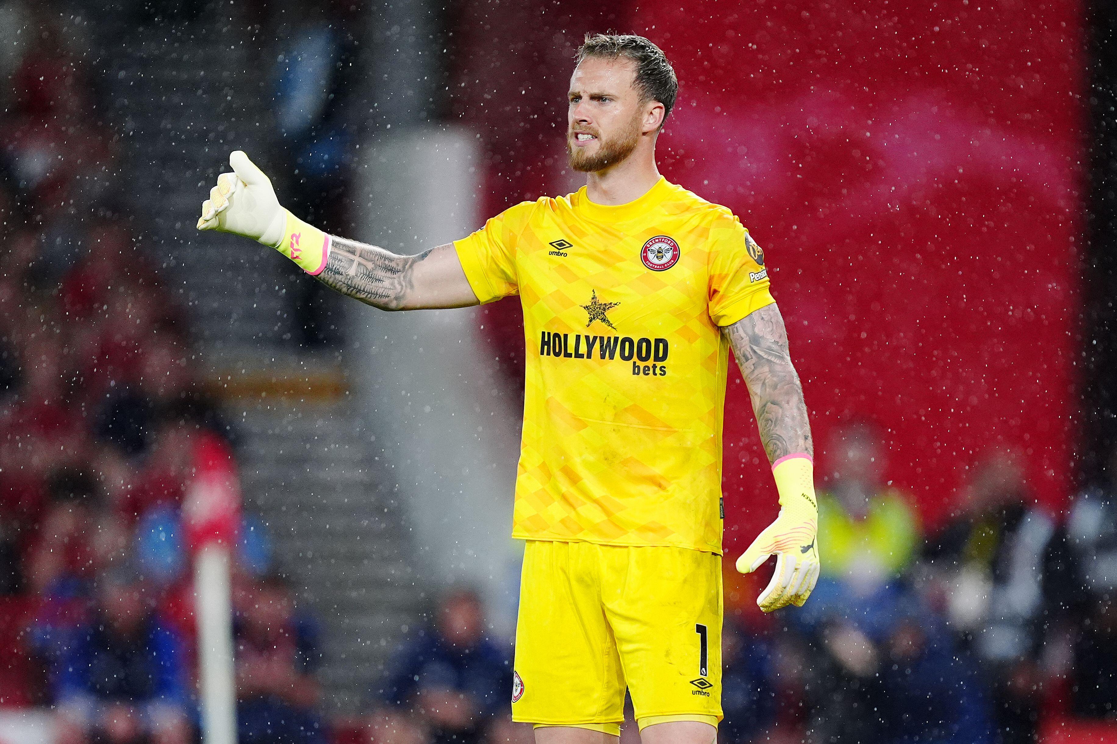 Mark Flekken playing for Brentford against Nottingham Forest, May 2025