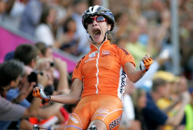 Marianne Vos (Netherlands) celebrates her first senior Worlds title in 2006