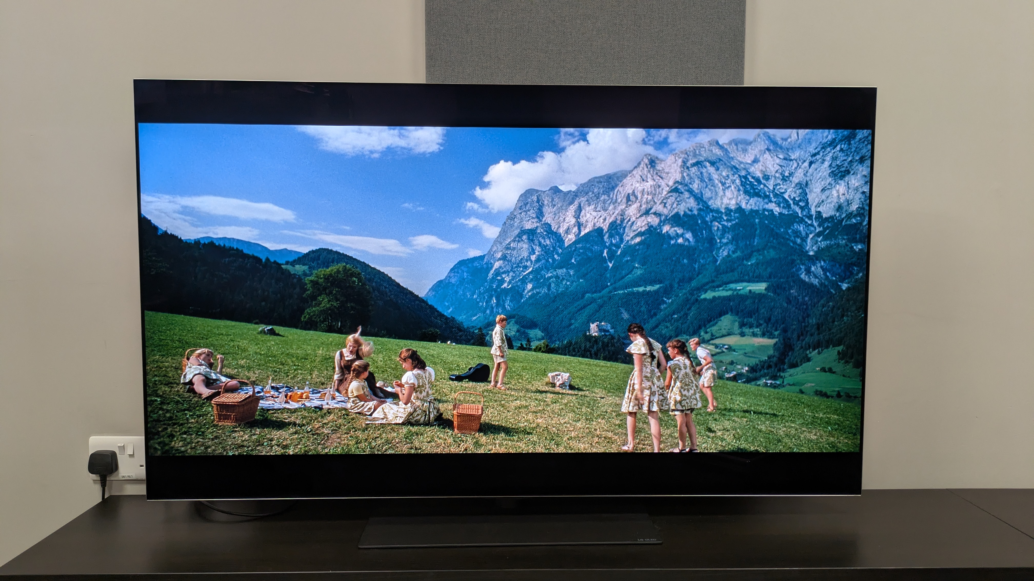 A shot of the Do Re Mi scene from Sound of Music on the LG G5 in Dolby Vision Filmmaker Mode