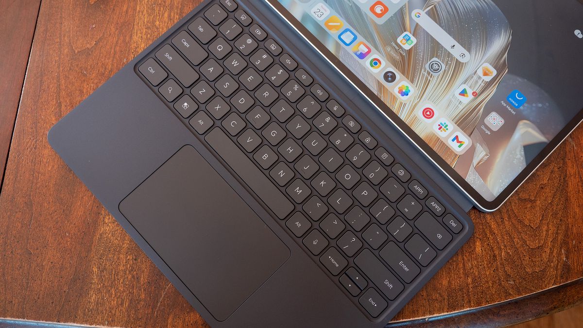 The Honor MagicPad 3 in its included keyboard case