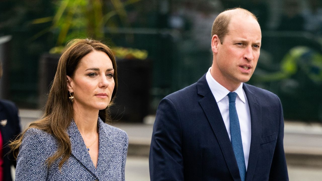 Kate Middleton&#039;s bee earrings