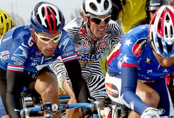 Mario Cipollini (Acqua e Sapone) bridged the gap to Hincapie, Rodriguez and Hendrik Van Dyck