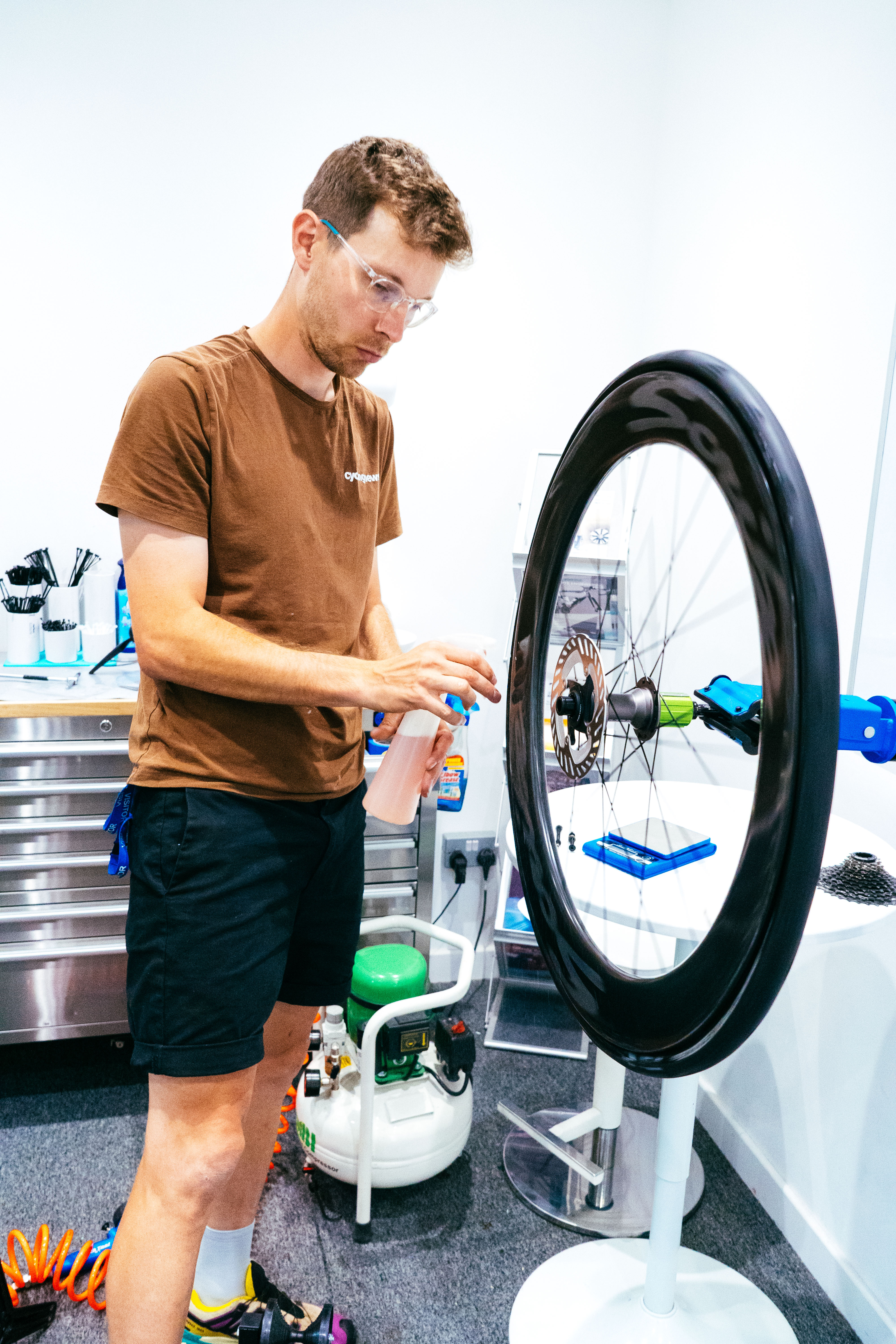 Behind the scenes in the Wind tunnel wheels test