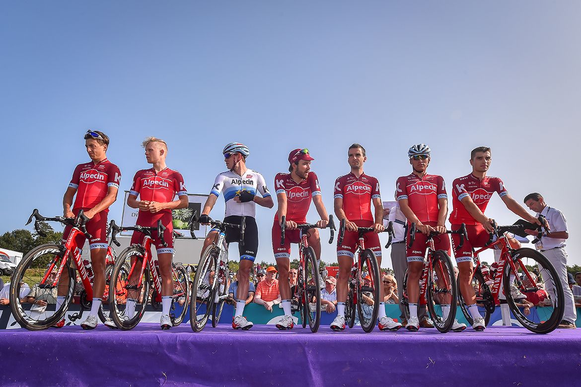 Katusha at the start of the Bretagne Classic