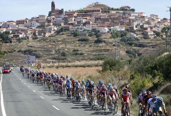 The peloton was often lined-out in pursuit of the break
