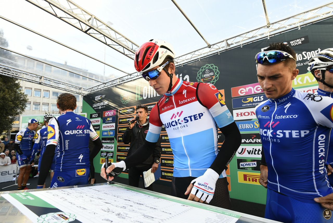 Bob Jungels signs on