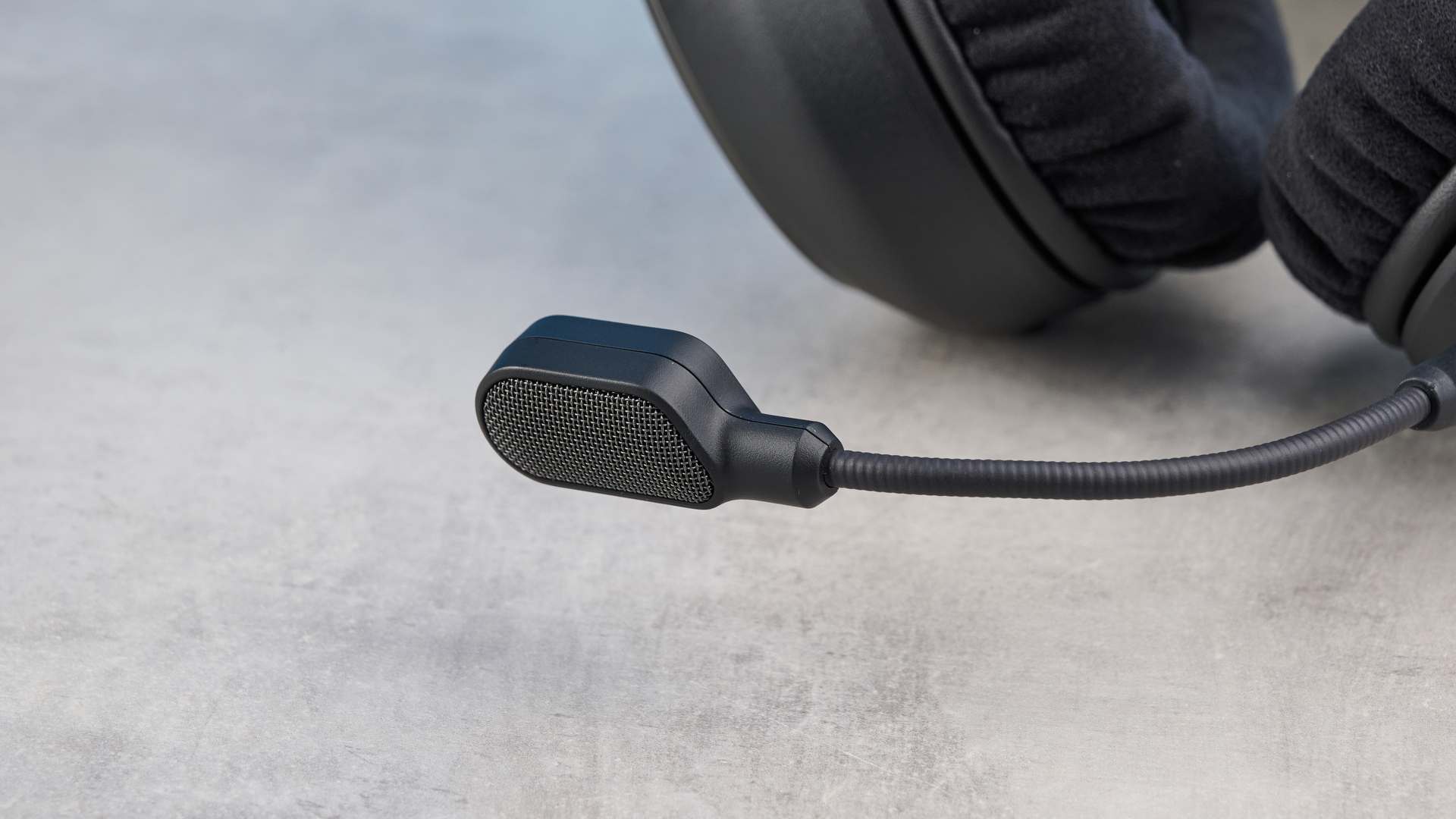 A HyperX Cloud Alpha 2 wireless gaming headset