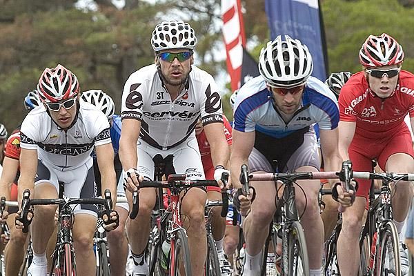 Jeremy Hunt (2nd from left) from Great Britian is riding for the Skilled/Lowe Farms team during the series but was looking sharp in his Cervelo outfit for round one.