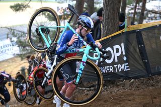 Superprestige Heusden-Zolder: Amandine Fouquenet wins