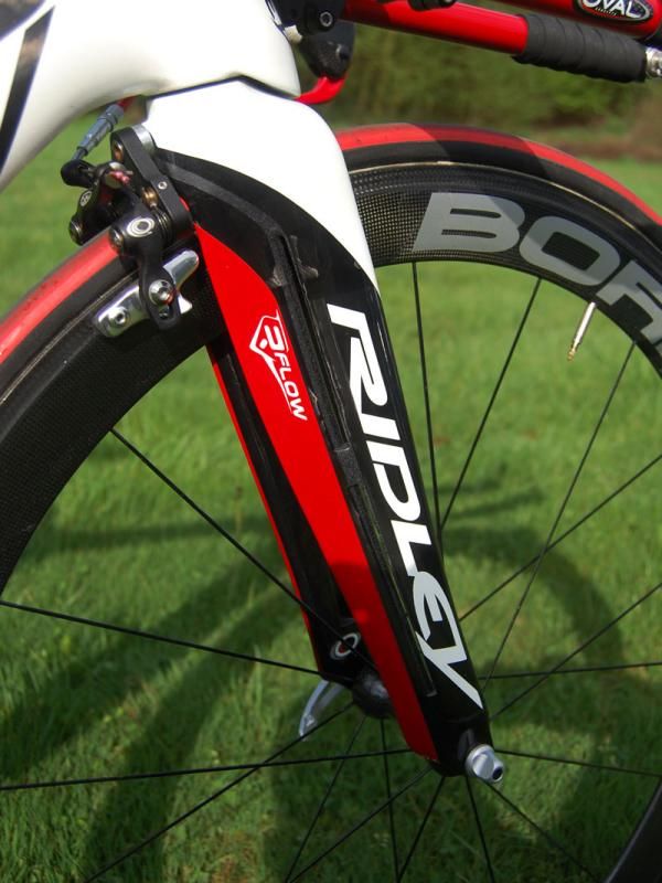 Several companies have licensed Nicol's unique JetStream split-blade fork patent, such as Ridley and Avanti.