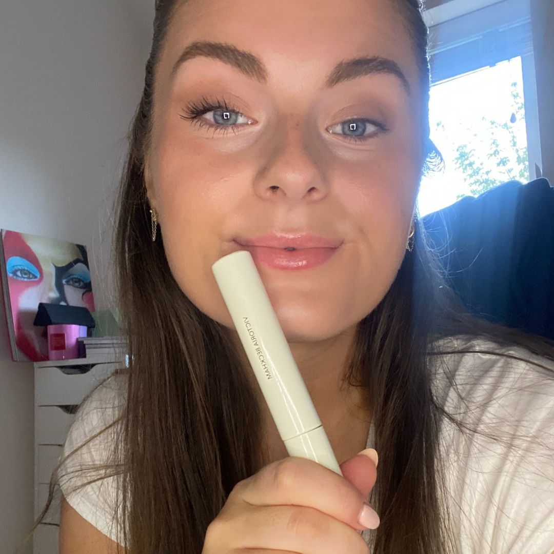 Tori Crowther wearing Victoria Beckham Beauty Vast Lash Mascara