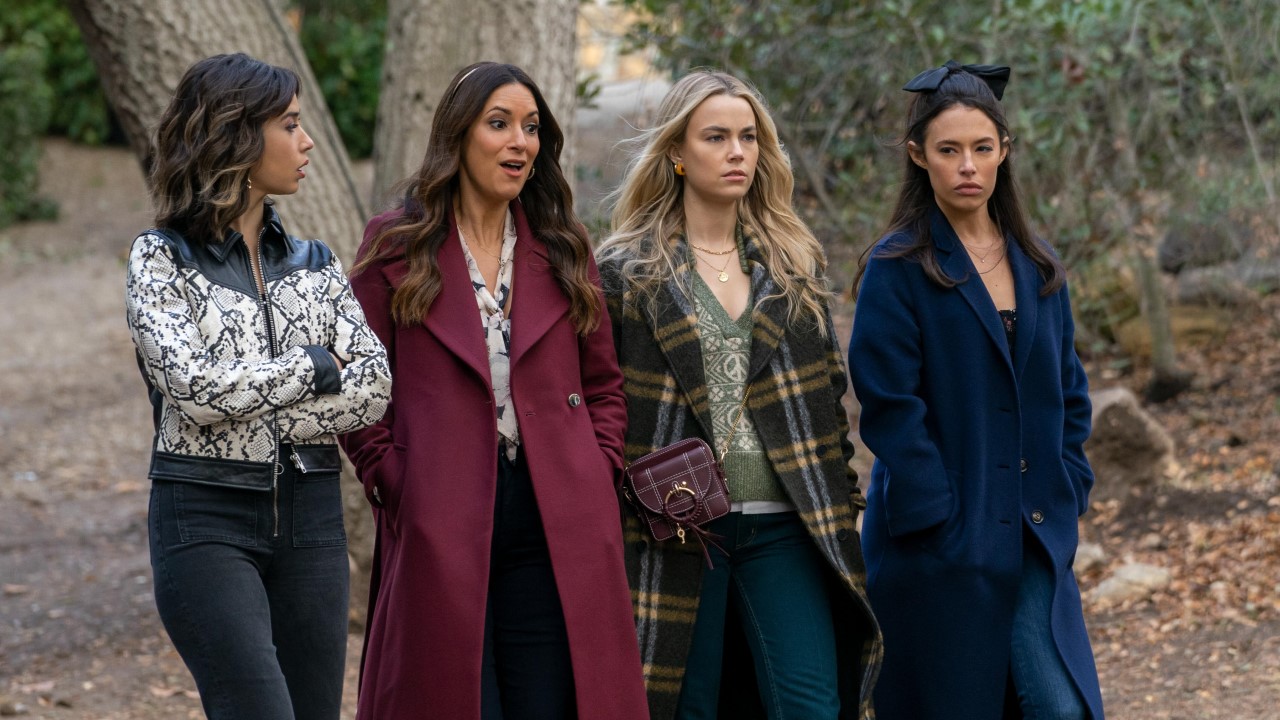Maggie, Amy, Louise and Jessie in Hulu's Maggie