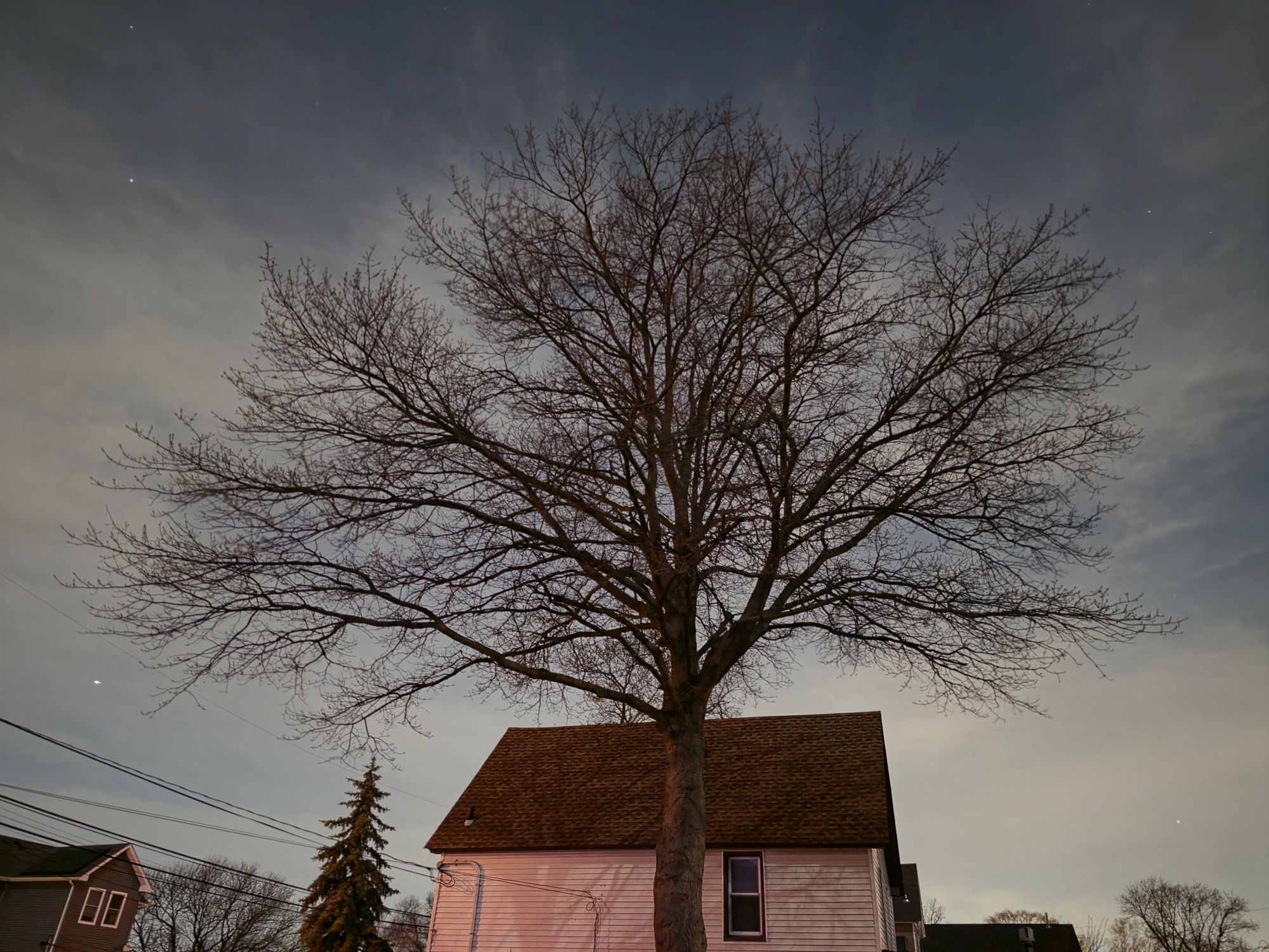 Samsung Galaxy S26 Ultra Night Mode low light sample.