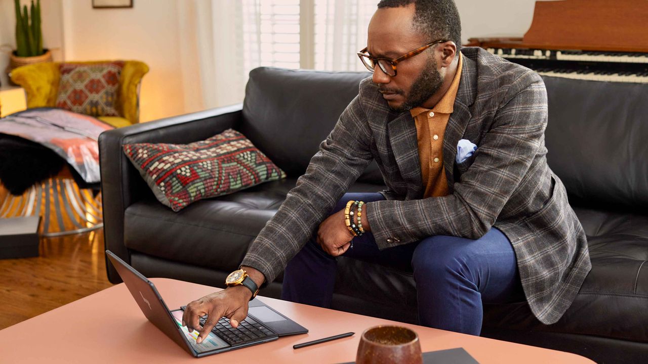 Image of the HP Spectre Foldable PC.