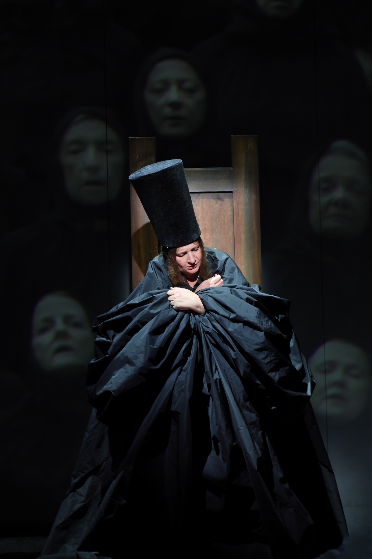 Marina Abramovi&amp;#263; Balkan Erotic Epic Costumes by Roksanda Ilin&amp;#269;i&amp;#263;