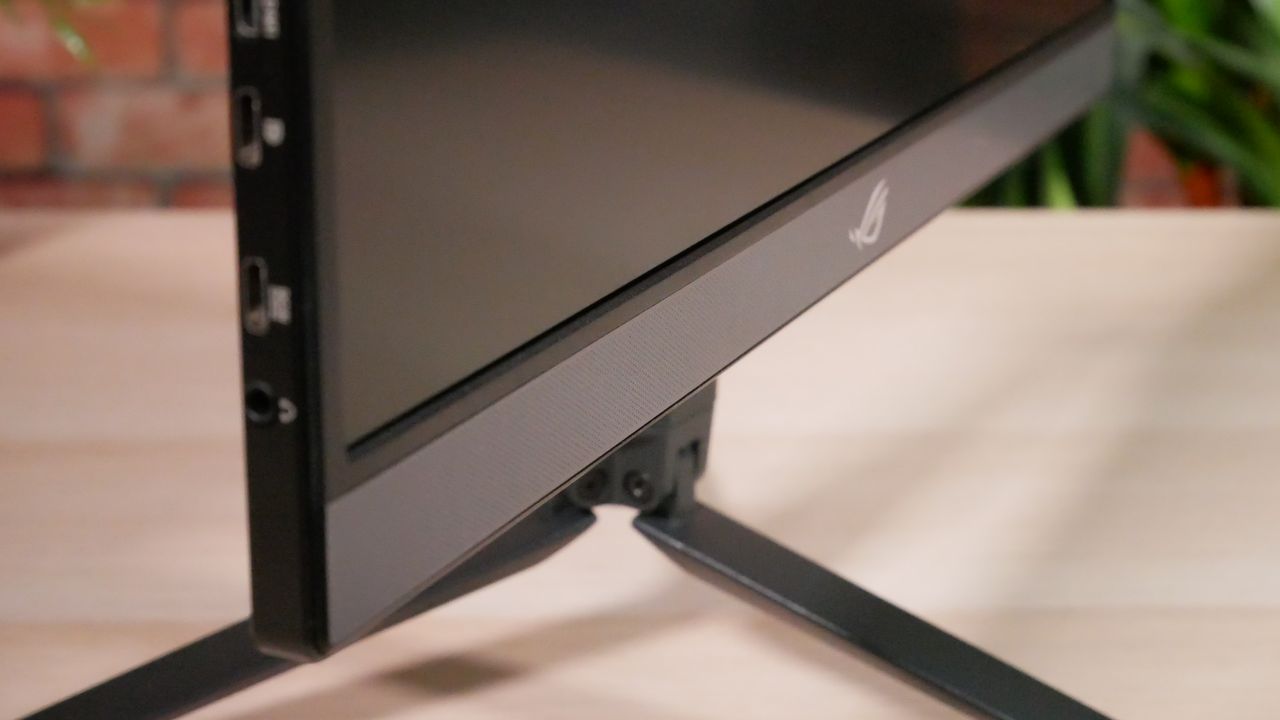 Asus ROG Strix XG17AHPE during our review