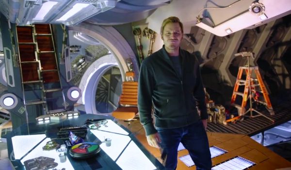 Chris Pratt Boards His Spaceship For The First Time In New Guardians Of The  Galaxy 2 Set Video | Cinemablend
