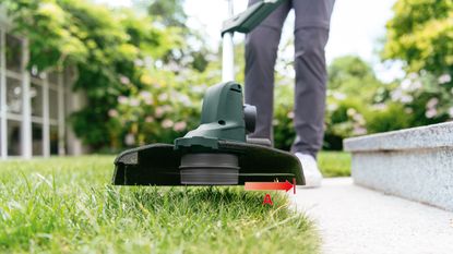 Bosch battery deals grass trimmer