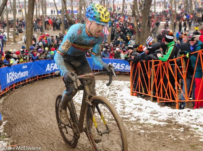 Bart Aernouts (BEL) alone on a steep pitch