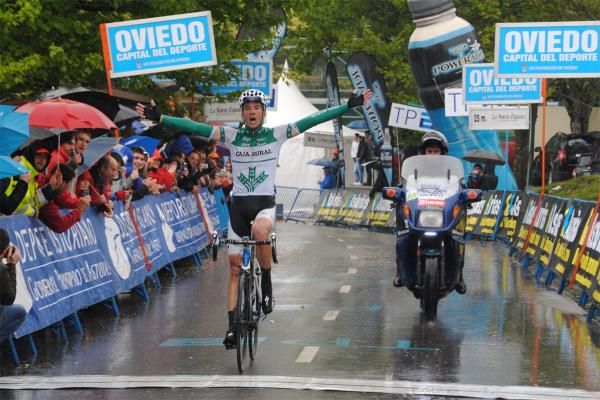 Javier Moreno (Caja Rural) celebrates his win