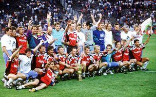 Hannover 96 celebrate with the trophy after winning the 1992 DFB-Pokal final against Borussia Monchengladbach