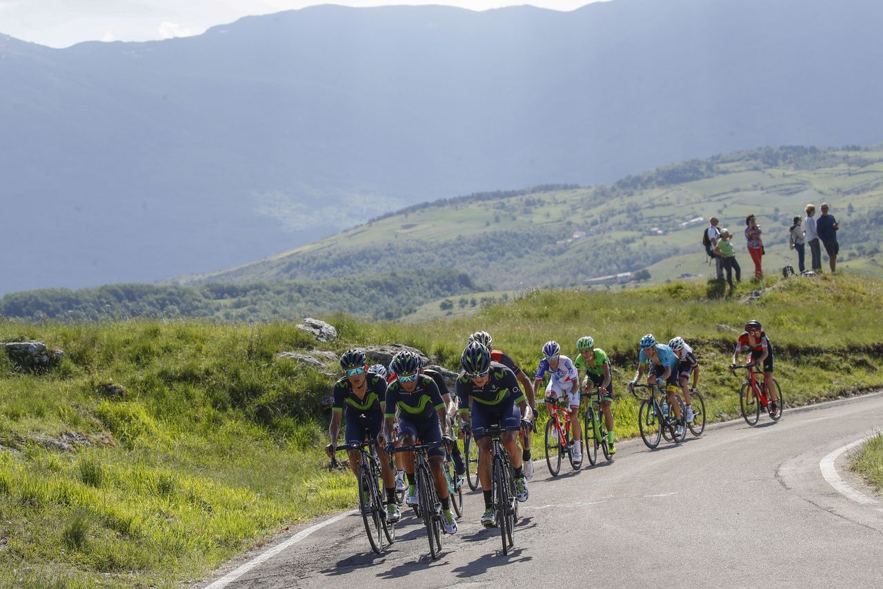 Movistar leads onto Blockhaus