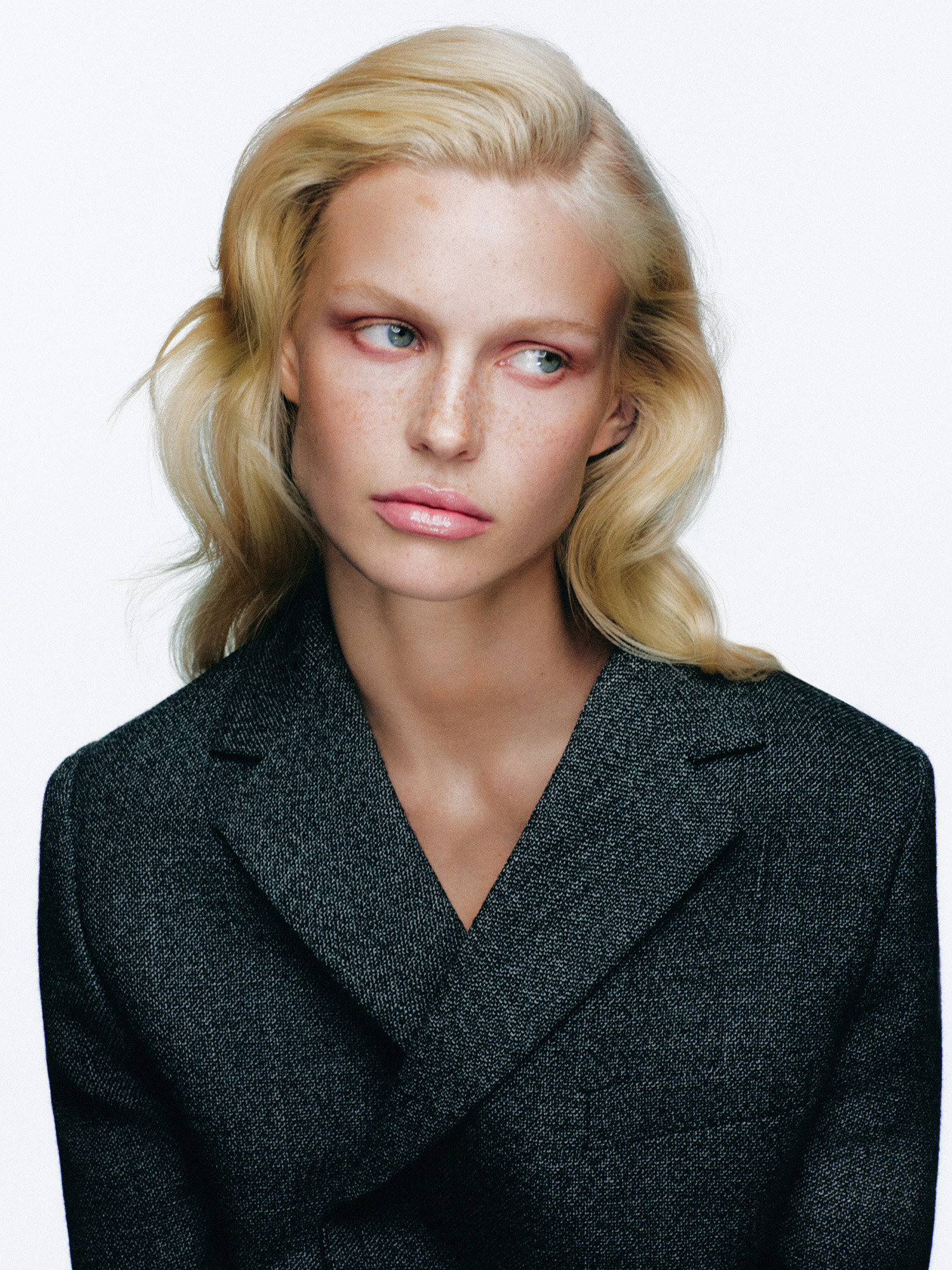 Soft Power Makeup Bare Maximum