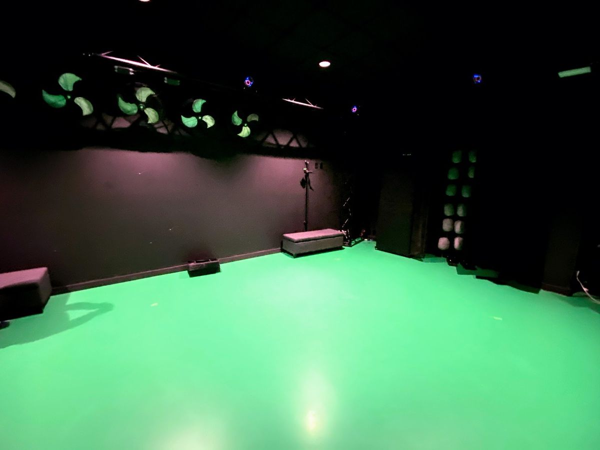 Sandbox VR Green Room