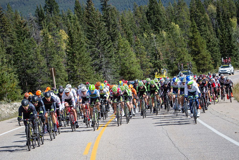 Teams gather at the front to lead up the final climb