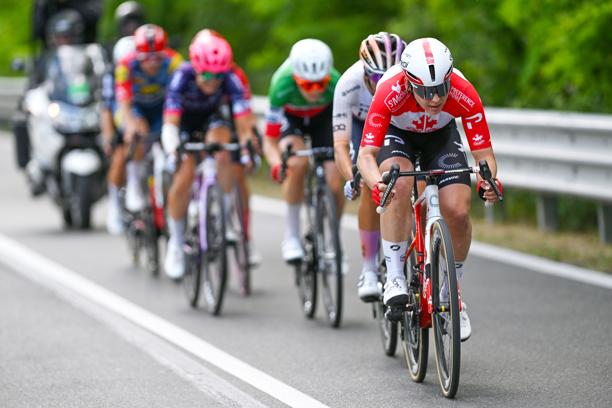 Alison Jackson leads six other riders in the breakaway during stage 7 of the Giro d'Italia Women 2026
