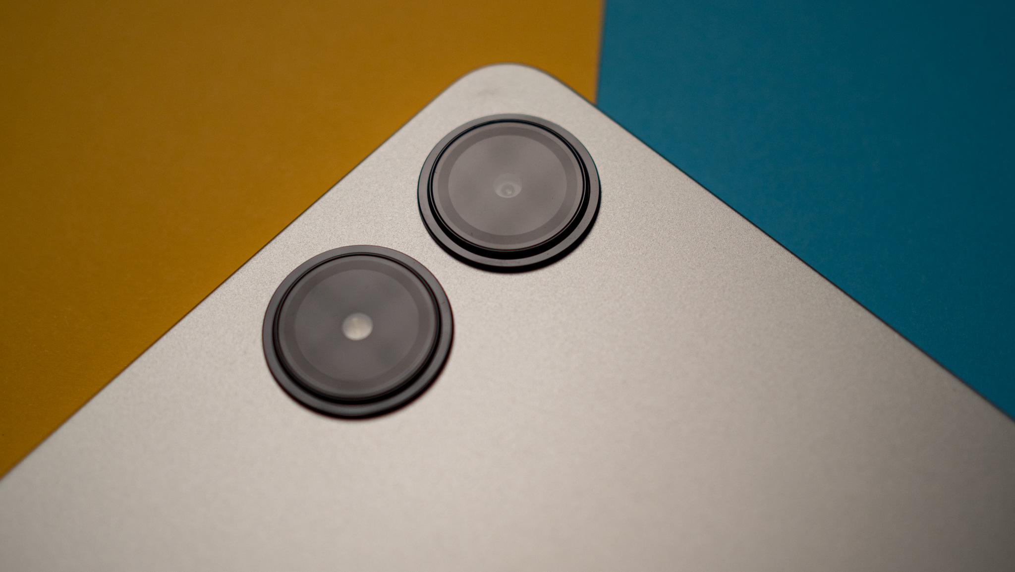 Detailed view of the rear cameras of the Redmi Pad Pro review