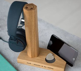 Personalised headphone stand