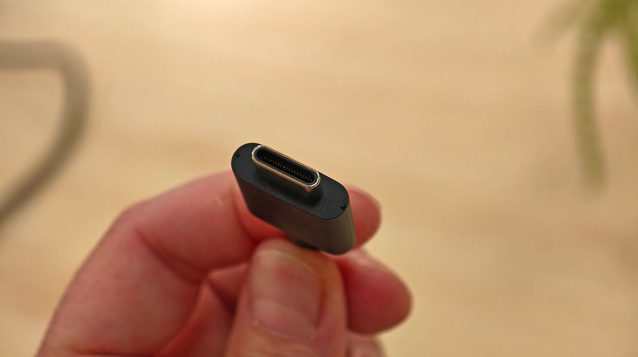 Meta VR Glasses compute puck