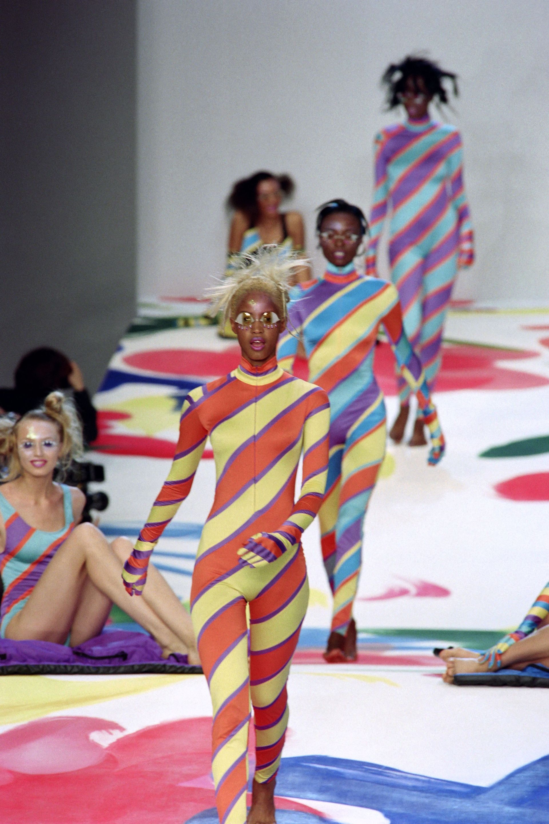 AQBz2gsnLyNXfNuyNRLhqH-320-80 The Most Iconic and Unforgettable Fashion Week Collections