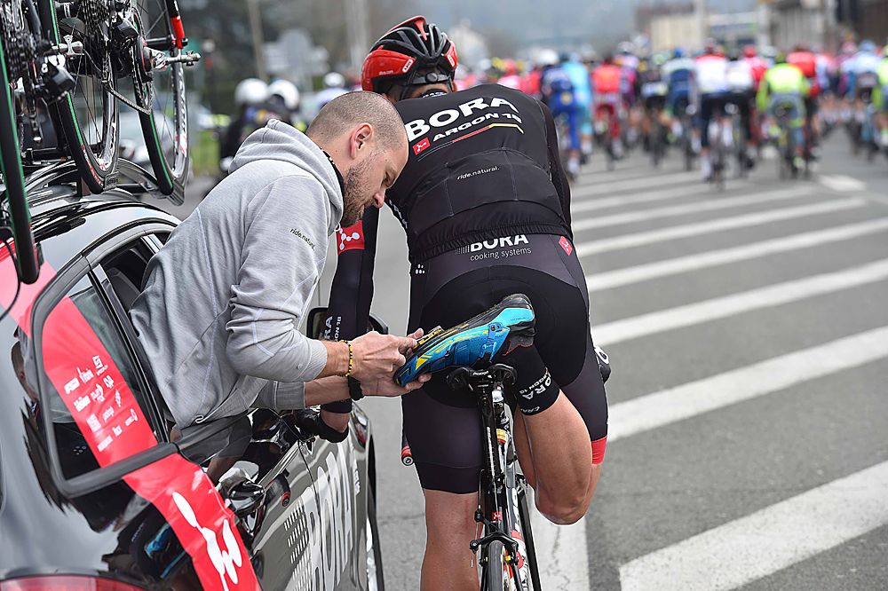 Bora Argon18 rider needs an adjustment at the start of Paris-Roubaix