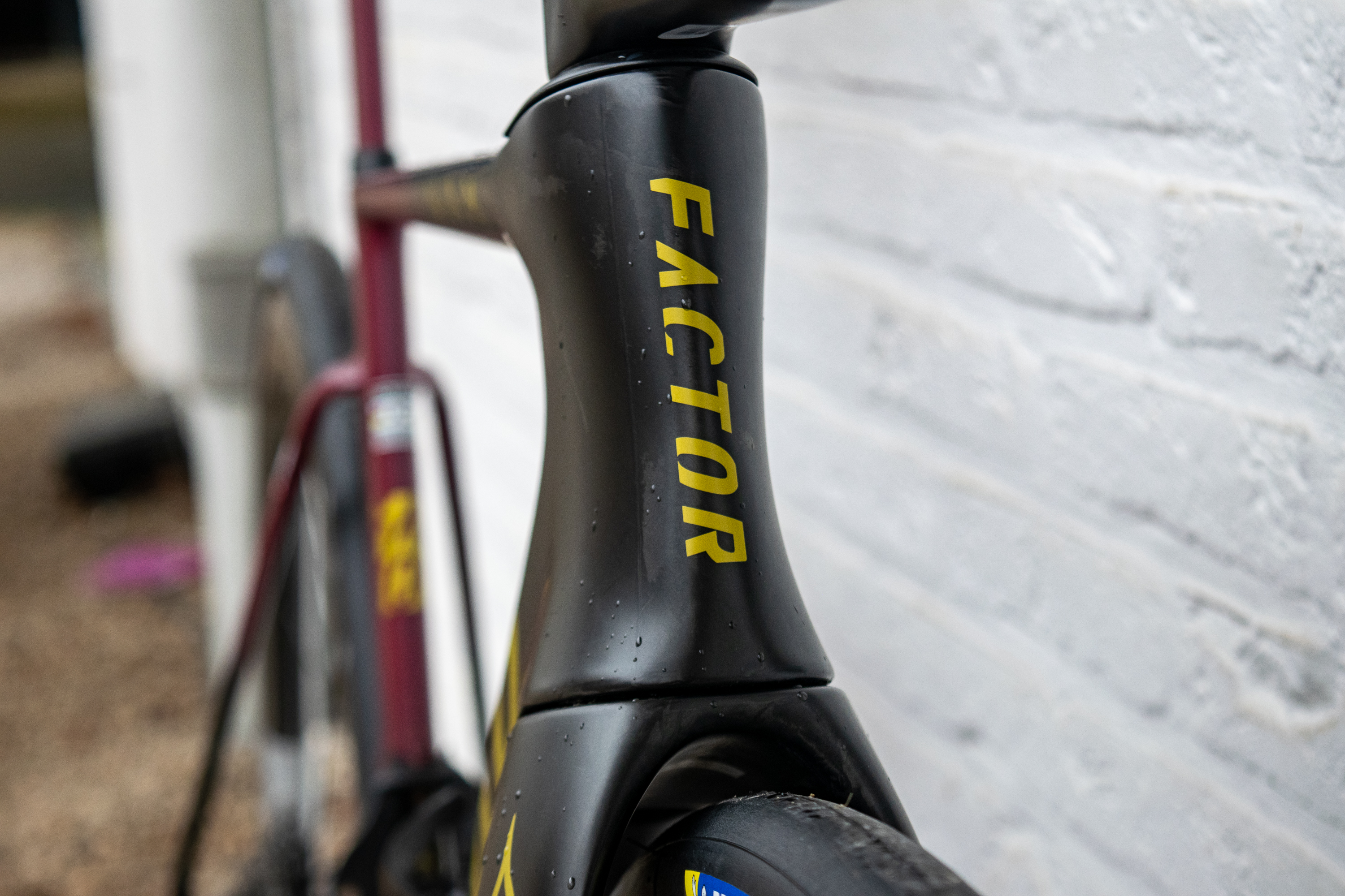 Bicicleta de carretera Factor One y Ostro