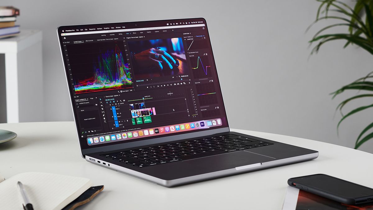 MacBook Pro With OLED Display Likely Still at Least Three Years Away -  MacRumors