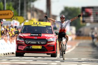 BELLEVILLEENBEAUJOLAIS FRANCE JULY 13 Ion Izagirre of Spain and Team Cofidis celebrates at finish line as stage winner during the stage twelve of the 110th Tour de France 2023 a 1688km stage from Roanne to Belleville en Beaujolais UCIWT on July 13 2023 in Belleville en Beaujolais France Photo by David RamosGetty Images