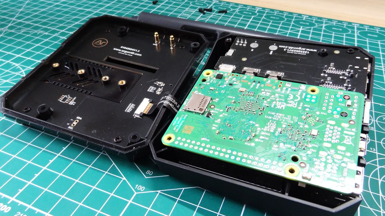 Argon ONE V3 M.2 NVMe PCIe Case