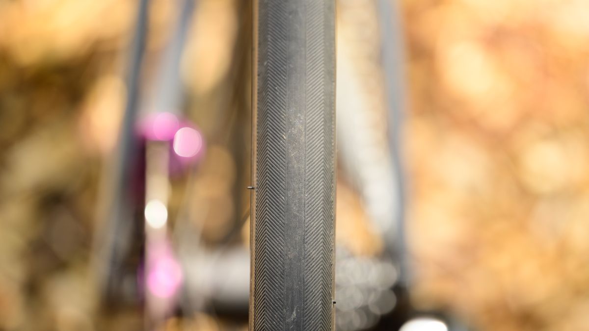 Zipp 353 NSW wide profile with 28mm tyre