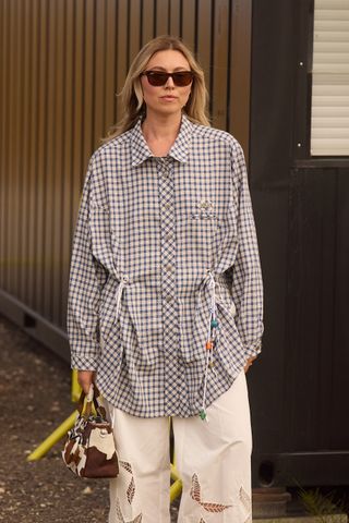 woman wearing oversized linen shirt