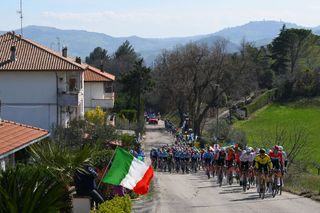 Tirreno-Adriatico stage 5: Visma-Lease A Bike leads the pack